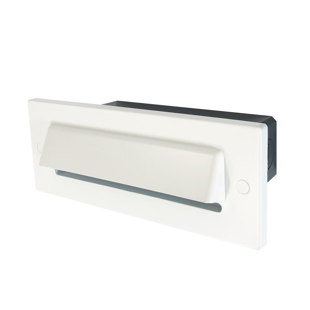 Brick Die-Cast LED Step Light w/ Horizontal Shroud Face Plate, 149lm / 4.6W, 3000K, White Finish